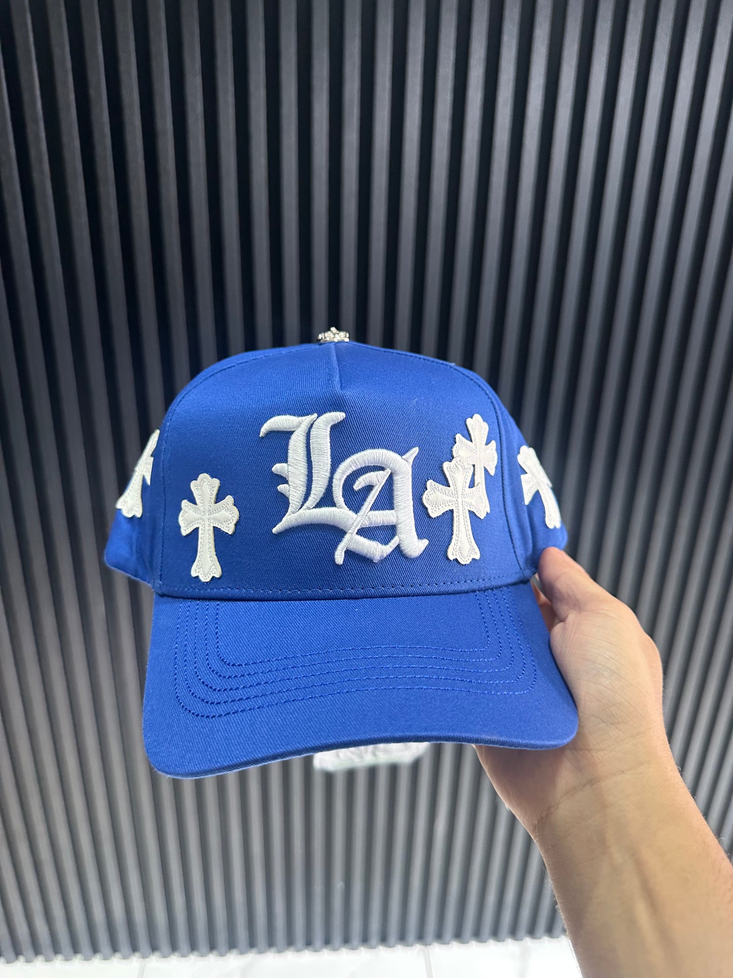 31 hats "La Blue Chrome"