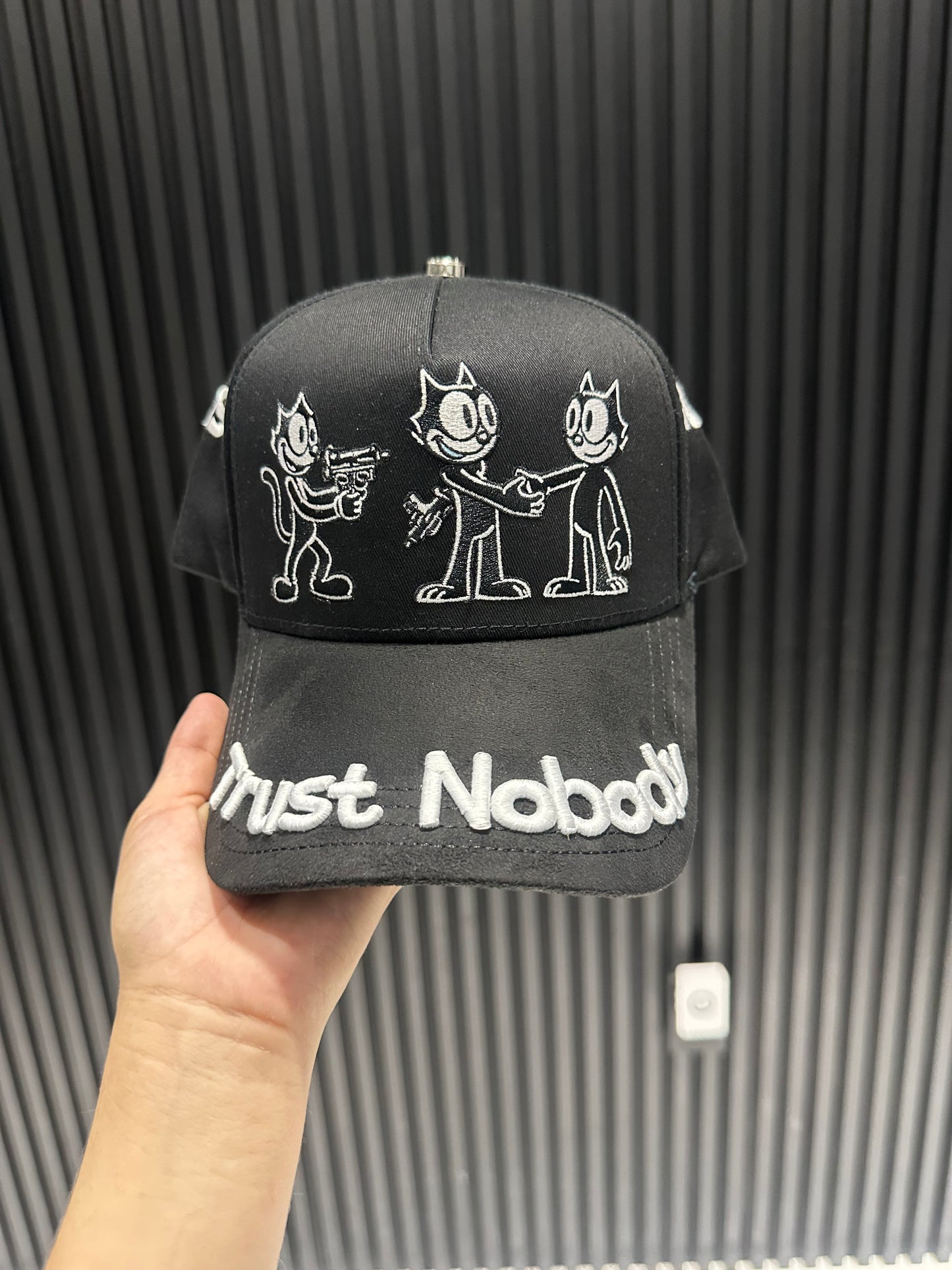Barbas Hats "Trust Nobody"