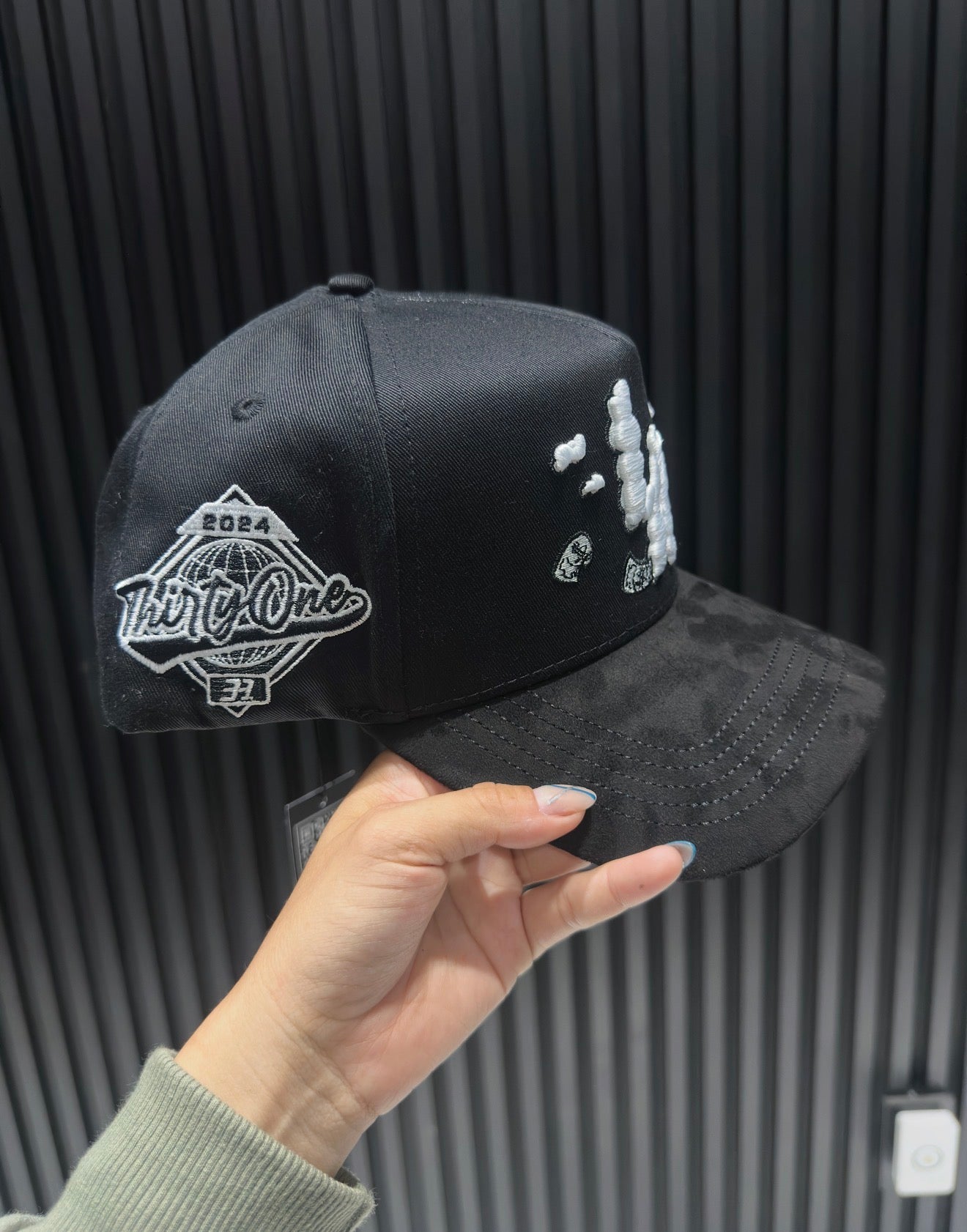 31 Hats "La cloud Black"